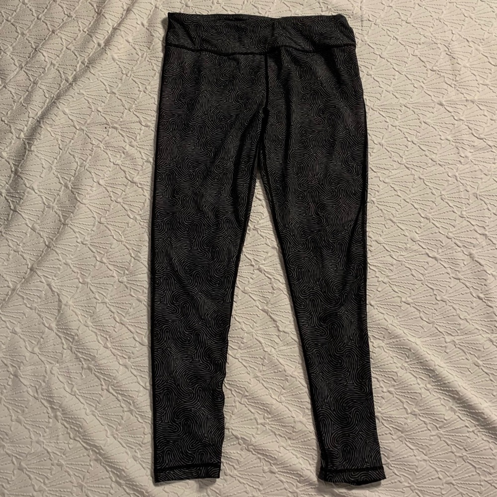 Black and Gray patterned leggings